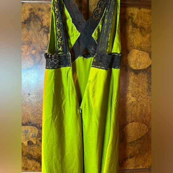 Samantha Sipos-Nasrin Green Sleeveless Midi Slip Dress. Size Small - Picture 7 of 12